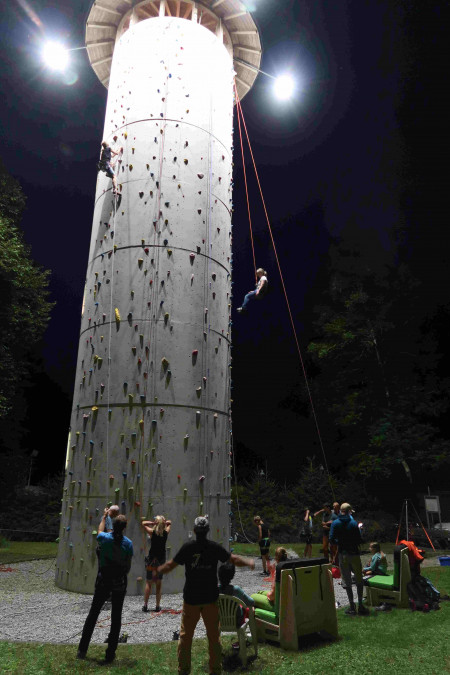 Lange Nacht am Kletterturm im Tiefental